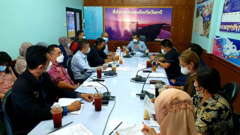 ร่วมประชุมเพื่อเตรียมความพร้อมในการศึกษาดูงานของคณะกรรมาธิการวิสามัญพิจารณาศึกษาปัญหายาเสพติดตามแนวทางการจัดตั้งศูนย์บำบัดยาเสพติด