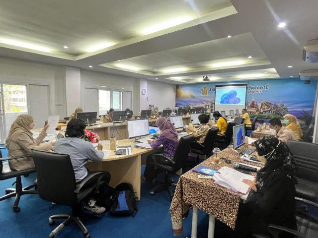 ประชุมการขับเคลื่อนยุทธศาสตร์การป้องกันและแก้ไขปัญหาการตั้งครรภ์ในวัยรุ่นจังหวัดปัตตานี