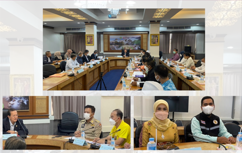 ร่วมการประชุมชี้แจงโครงการพัฒนาชุมชนปอเนาะต้นแบบ “สานใจไทย สู่ใจใต้”